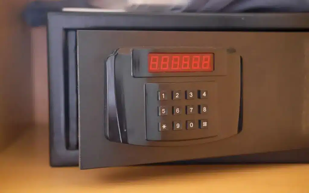 reset code on hotel safe